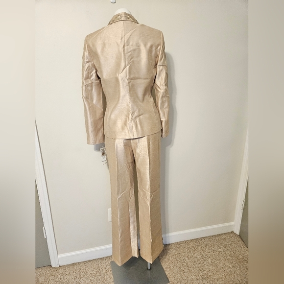Le Suit 2 Piece Embroidered Jacket and Pants Set Size 6 NWT - Picture 3 of 16